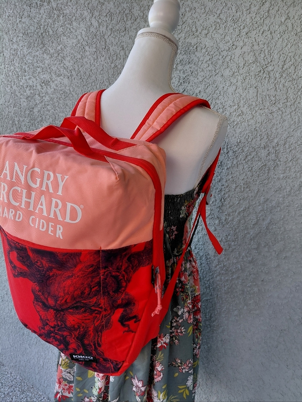 Igloo Angry Orchard Cooler Backpack Insulated Red Festival Picnic Bag - Picture 11 of 14